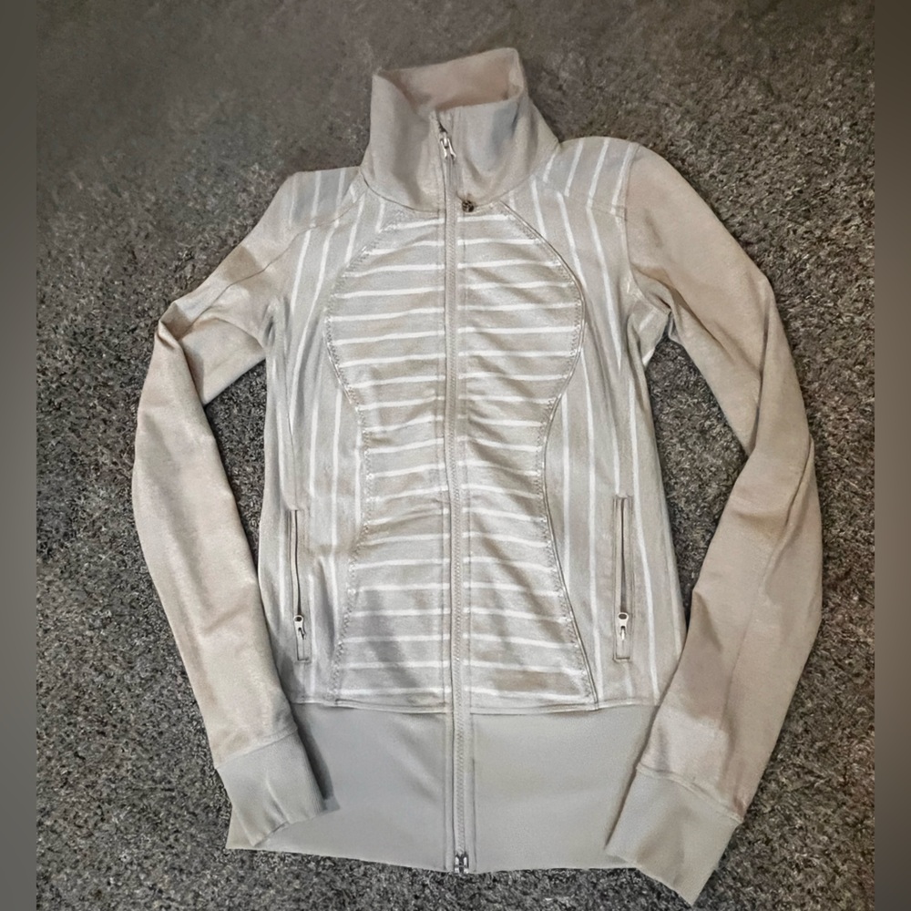 Lululemon Nice Asana Jacket Sz 4